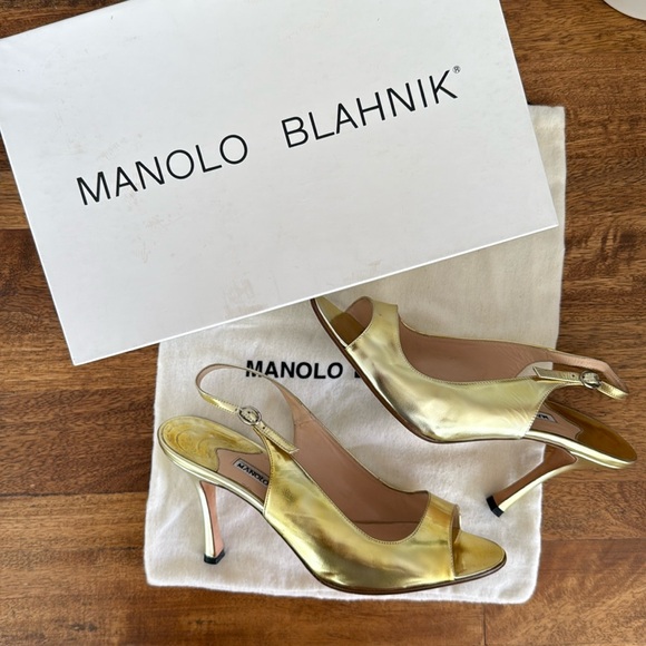 2007 vintage MANOLO BLAHNIK Patent Slingback Pump Size 38.5. - Picture 1 of 7